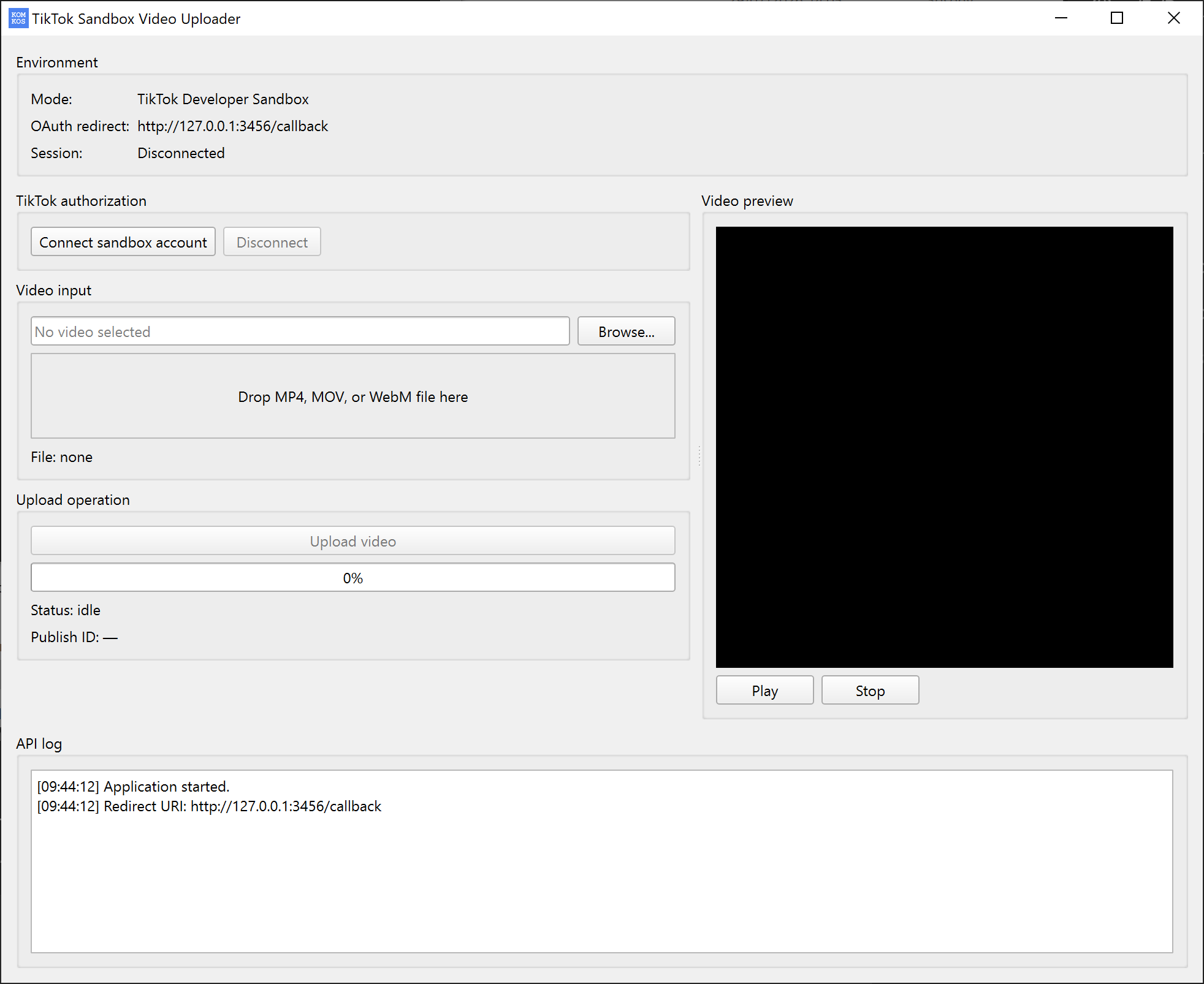 Komkos Creator Uploader desktop application showing authorization, video selection, preview, upload status, and API log controls